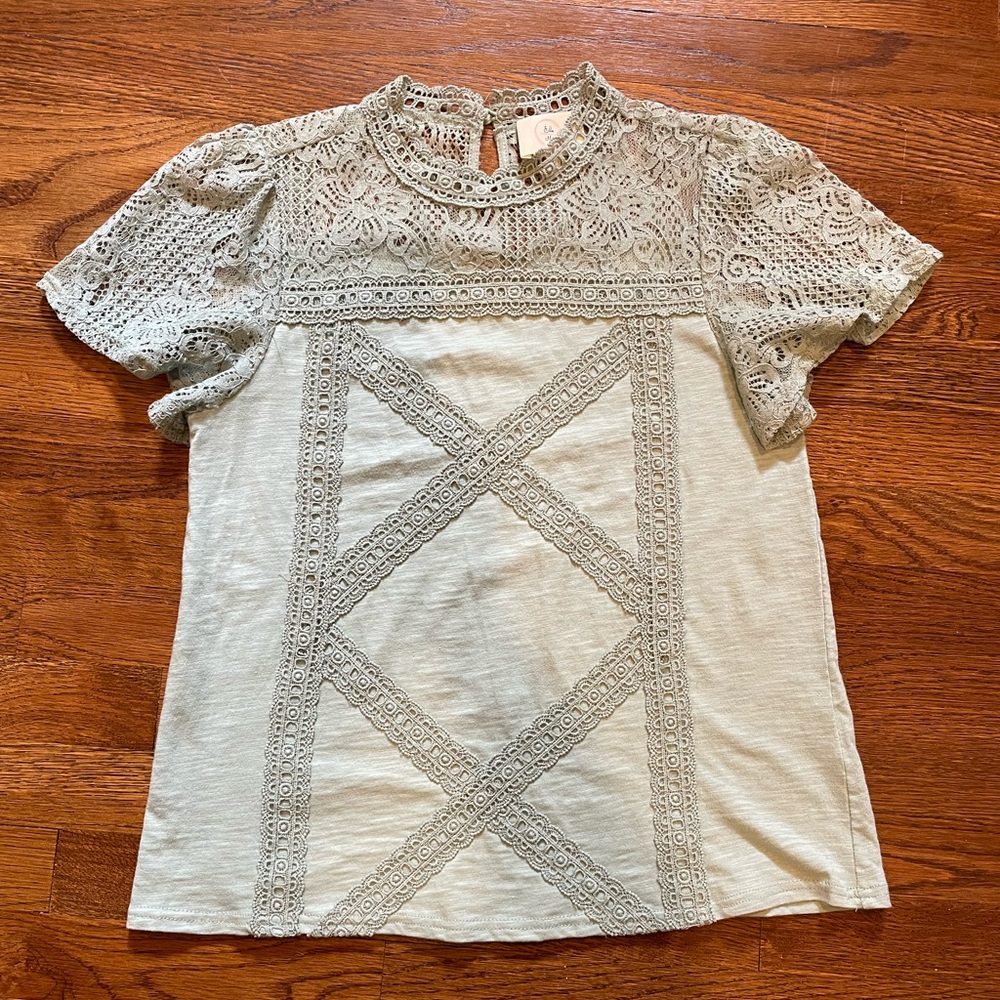 Great t shirt w detail to dress up or down